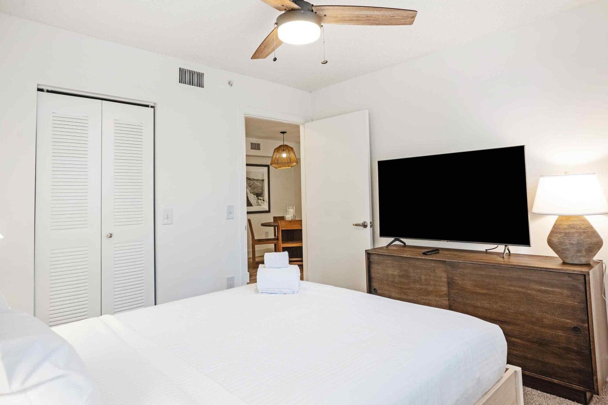 Stunning Centrally Located Apartments At New River Cove In South Florida 포트 로더데일 객실 사진