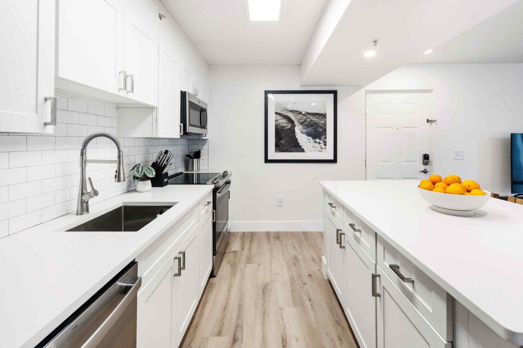 Stunning Centrally Located Apartments At New River Cove In South Florida 포트 로더데일 객실 사진